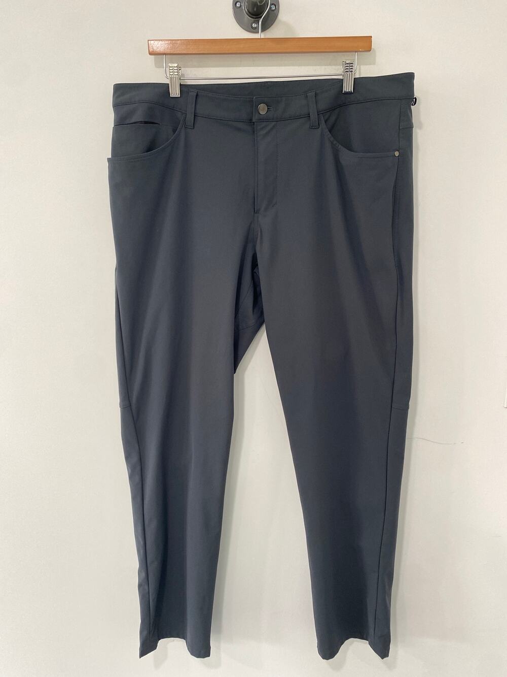 Lululemon Men’s ABC Pant Dark Gray Size 38